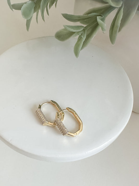 Geometric CZ Hoops